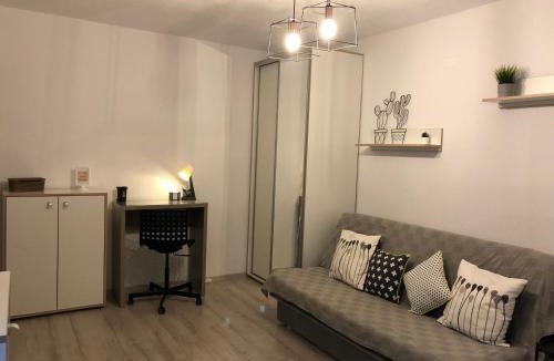 Pitesti Apartment | Cozy Place 47-Self check in & out-HBO MAX