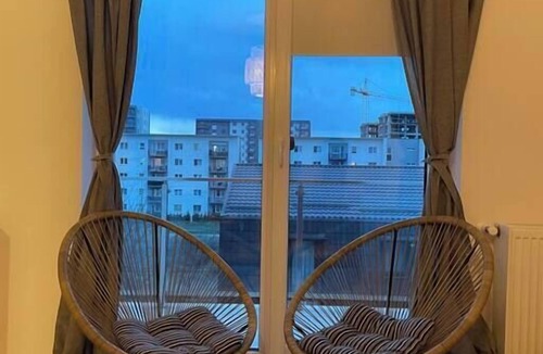 Tractorul Apartment | Cozy Place to Remember w. Fireplace and Netflix