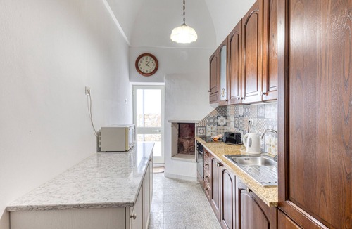 Castro Marina Villa | Cozy pool house with view, 3 min walk to sea