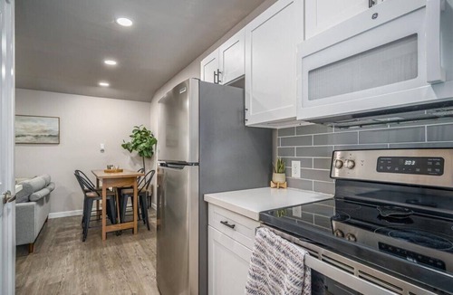 Highline House | Cozy Private 2BR - Minutes to SeaTac & Downtown
