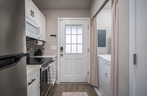 Highline House | Cozy Private 2BR - Minutes to SeaTac & Downtown