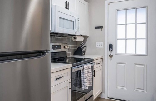 Highline House | Cozy Private 2BR - Minutes to SeaTac & Downtown