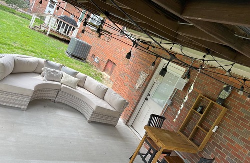 Madison House | Cozy, private basement in quaint, Madison, IN with WiFi, fitness room, backporch