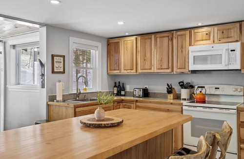 Jackson Ski Chalet | Cozy Private Chalet-Close to Skiing with Hot Tub-Pet Friendly