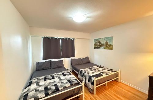 Fraserview House | Cozy Private Deluxe Quadruple Family Room