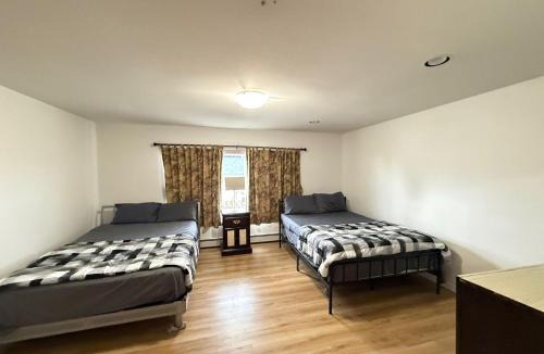 Fraserview House | Cozy Private Deluxe Quadruple Family Room