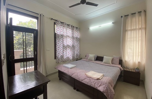 Panchkula Urban Estate House | Cozy & Private, Entire floor in Panchkula