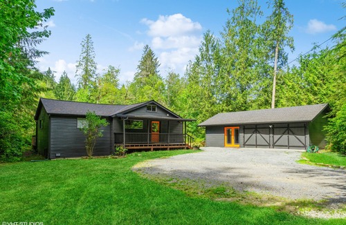 Lime Kiln Cabin | Cozy Private Riverfront Cabin w/NEW hot tub, pet-friendly, minutes from hiking