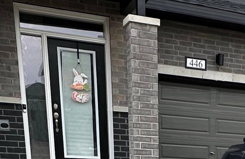 Ottawa Division House | Cozy Private Studio in Ottawa Near Kanata-Quiet & Affordable stay (Up to 4)