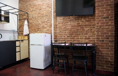 Greenpoint Apartment | Cozy Private Studio in Greenpoint- Steps from Manhattan Access