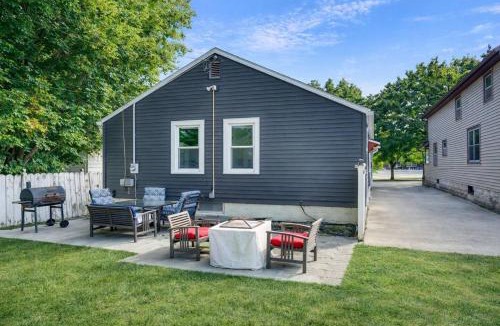 Fond du Lac House | Cozy Private Studio Near the Water + Kitchenette