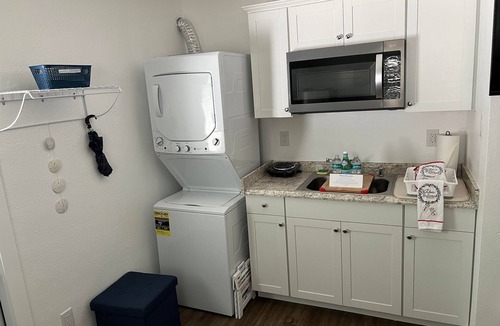 Seminole House | Cozy private studio with own fenced yard-3 miles from Beach
