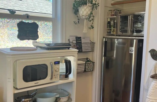 Bryn Mawr-Skyway Apartment | Cozy private suite that's close to the city yet nestled in a quiet neighborhood.