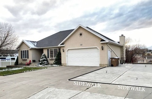 Draper House | Cozy Private Suite with Kitchen, Gym, and More in UT!
