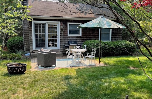 Hampton Bays Cottage | Cozy Quiet Cottage by the Sea