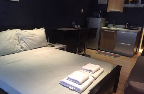 Downtown Apartment | Cozy Relaxing Studio Heart of Makati. 54F FASTWI-FI