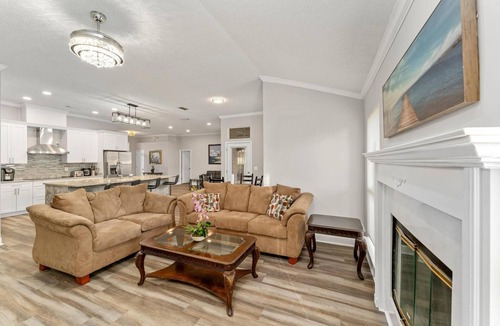 East Arlington House | Cozy Restful Memory 3BR@Neptune Beach