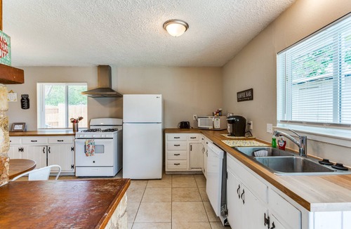 San Antonio House | Cozy Retreat Private Pool Lackland SeaWorld SixFlags Riverwalk