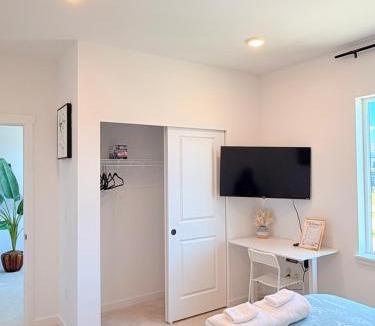 Bonney Lake House | Cozy Retreat, Room 2, Near Mt Rainier, Seattle, National parks