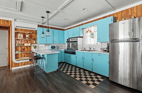 Pentwater Cottage | Cozy Retro Lakefront Cottage near Lake Michigan