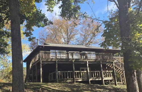 Van Buren Cabin | Cozy Riverfront Cabin on the Current River. Relax, Unwind & Explore the Ozarks