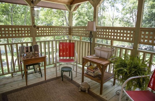 Barren Springs Cabin | Cozy Riverfront Tiny Home! Couple's Retreat - 1BS2
