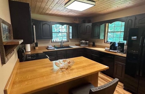 Byrdstown House | Cozy Riverside Getaway Near Dale Hollow Lake, Fire pit, Fishing, Hiking Nearby