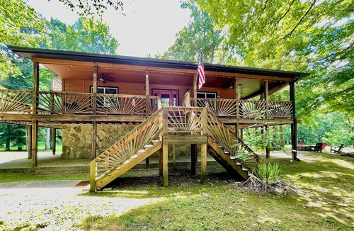 Byrdstown House | Cozy Riverside Getaway Near Dale Hollow Lake, Fire pit, Fishing, Hiking Nearby