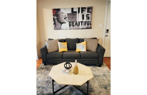 Southbank Apartment | Cozy Riverview