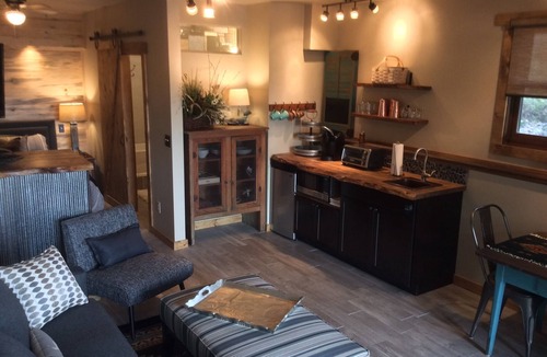 Drake Apartment | Cozy Rocky Mountain Escape
