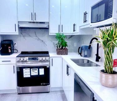 Highland Park House | Cozy Room 2 with Private Entrance