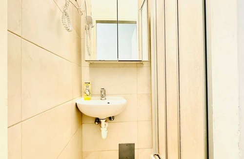 Floridsdorf Apartment | Cozy Room | Shared Apt Near FAC Platz