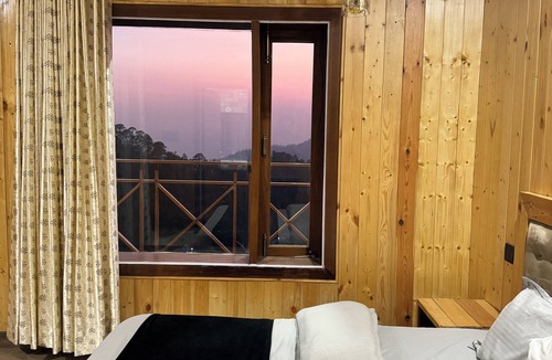 Nainital Apartment | Cozy Rooms Mountain View in the Heart of Nainital