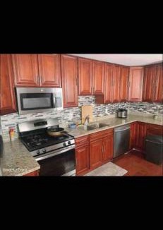Canton House | Cozy Rowhouse Next JHH