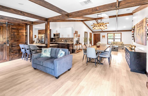 Rural Estates House | Cozy Rustic Estate Pool, Fire Pit, Near Stores