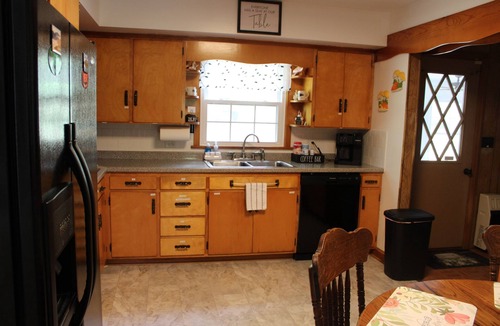 Bedford County House | Cozy Rustic Retreat w/Mountain Views, King Suite & Fast WiFi