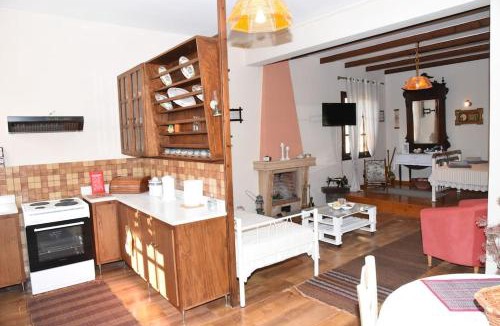 Agios Minas Apartment | Cozy Rustic Studio In Neohori