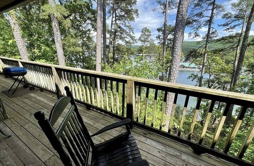 Mount Ida Cabin | Cozy Rustic Two-Bedroom Cabin on Lake Ouachita with Hot Tub, Marina, and Activities in Mount Ida, Arkansas