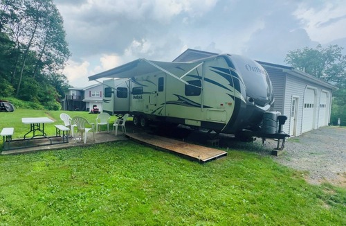 Oakland Mills House | Cozy RV in charming McClure with AC, WiFi. Happy travels
