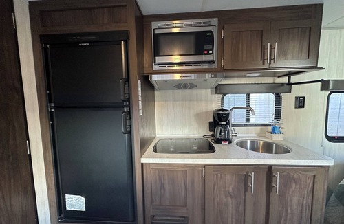 Parkland Estates House | Cozy RV in Tampa, Hyde Park area with WiFi, AC. Close to UT, downtown.