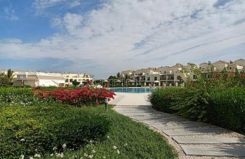 Ras Al Khaimah Apartment | Cozy Seaside