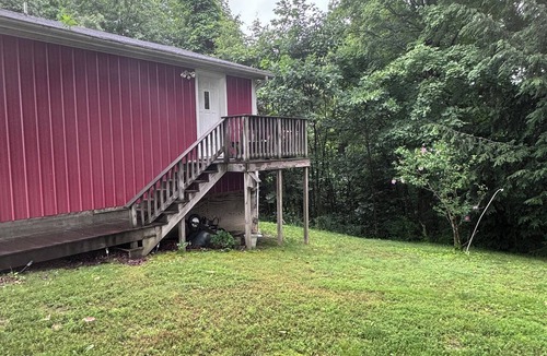 Carpenter Apartment | Cozy secluded 1 bd studio in Albany-pond access-pet friendly-toiletries included