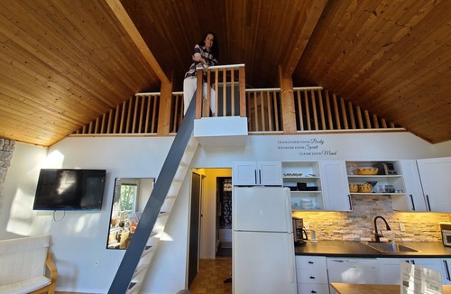 Sooke House | Cozy, secluded 3 bedroom ,2 bathroom home. Where the sea and forest meet
