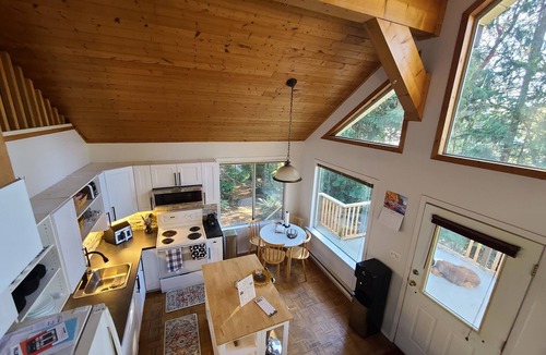 Sooke House | Cozy, secluded 3 bedroom ,2 bathroom home. Where the sea and forest meet