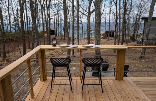 Menlo Cabin | Cozy Secluded Studio Chalet with Outdoor Shower & Scenic Brow Views near Cloudland Canyon State Park, Menlo, Georgia