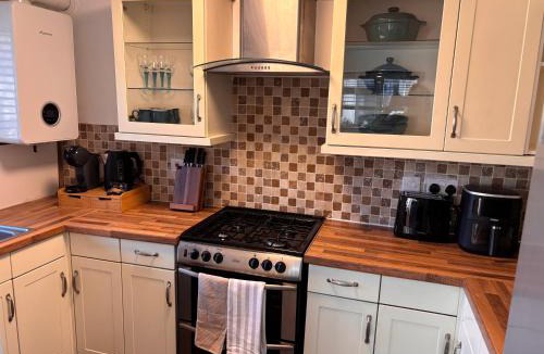 Salisbury House | Cozy & Self Contained Garden Bungalow