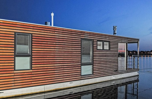 Lelystad Boat Rental | Cozy ship in Lelystad