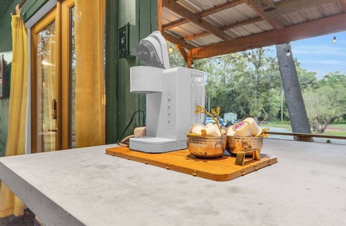 Greenville Cabin | Cozy Shipping Container - Relax by the River