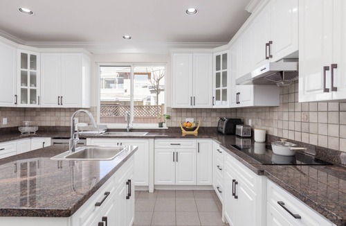 Richmond City Centre Apartment | Cozy Silver Ensuite in a Luxury House -Next to Richmond Center