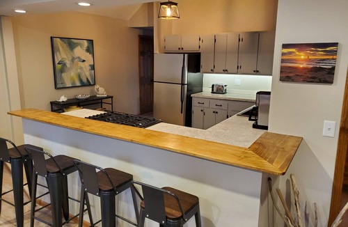 South Haven Cottage | Cozy South Haven Cottage. Short walk to beach. Family and pet friendly!
